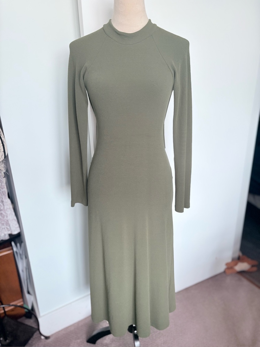 FARM Rio Open Back Midi Dress - Picture 4 of 15